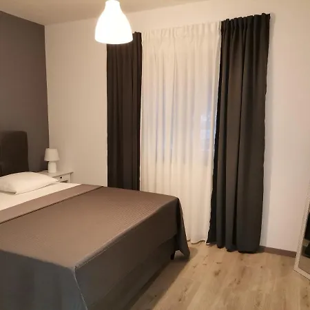 Star - Free Private Parking