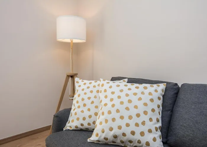 Star - Free Private Parking *