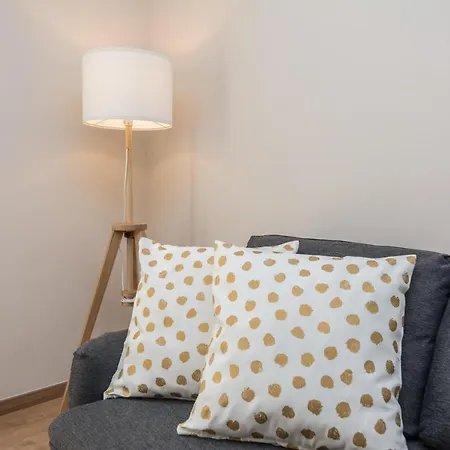 Star - Free Private Parking *