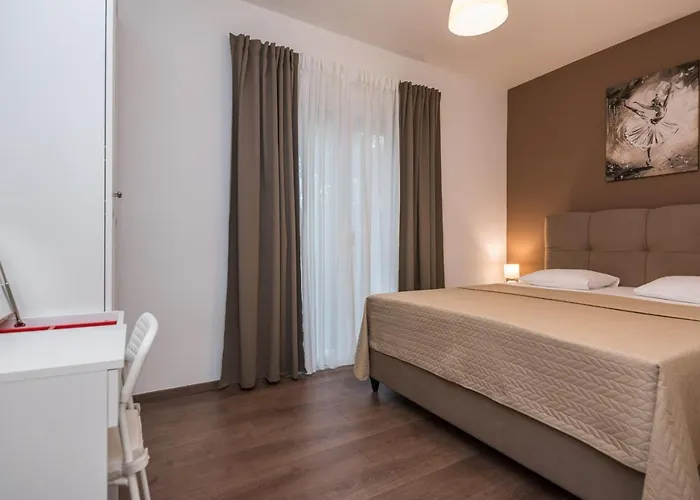 Star - Free Private Parking Daire