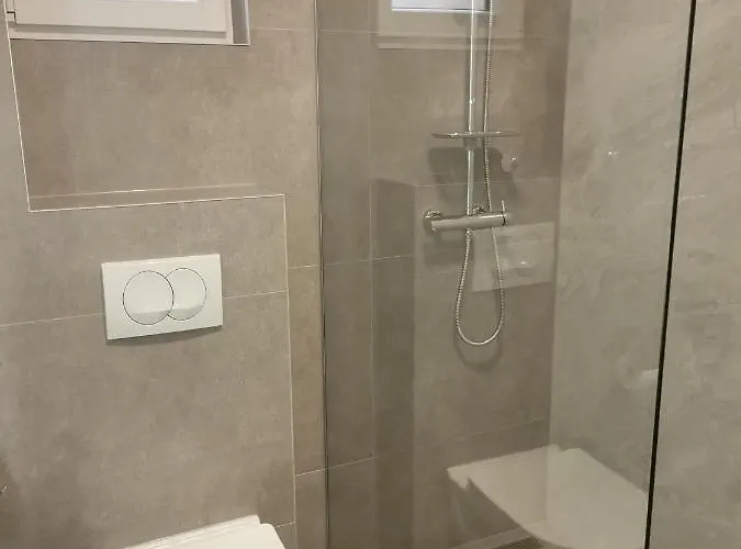 Star - Free Private Parking Daire